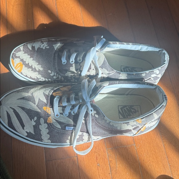 Vans Men  Floral Canvas Sneakers - Brown and Cream - Picture 3 of 3